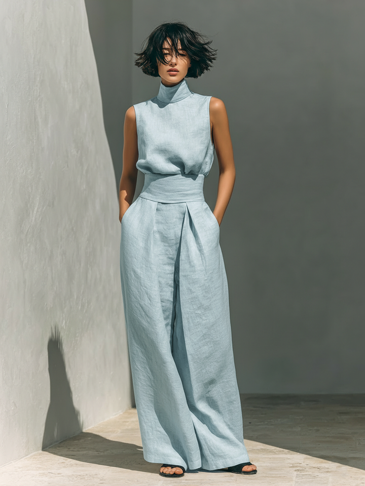 Women's minimalist setwith sleeveless blouse and wide-leg pants